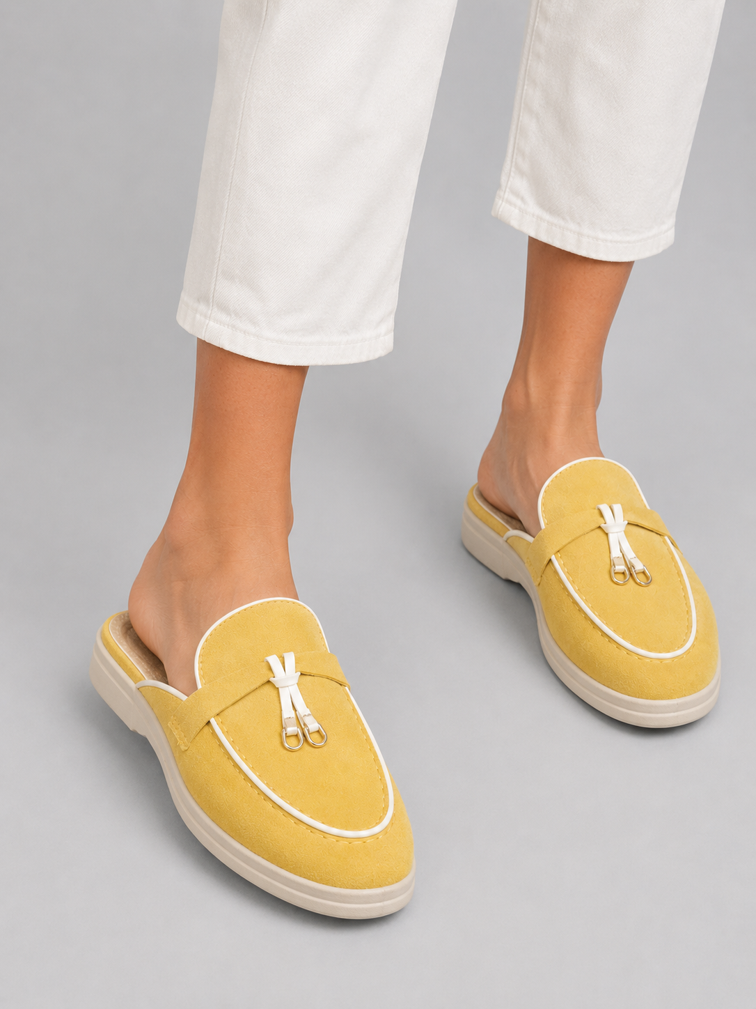 Instappers met luxe suede-look Geel